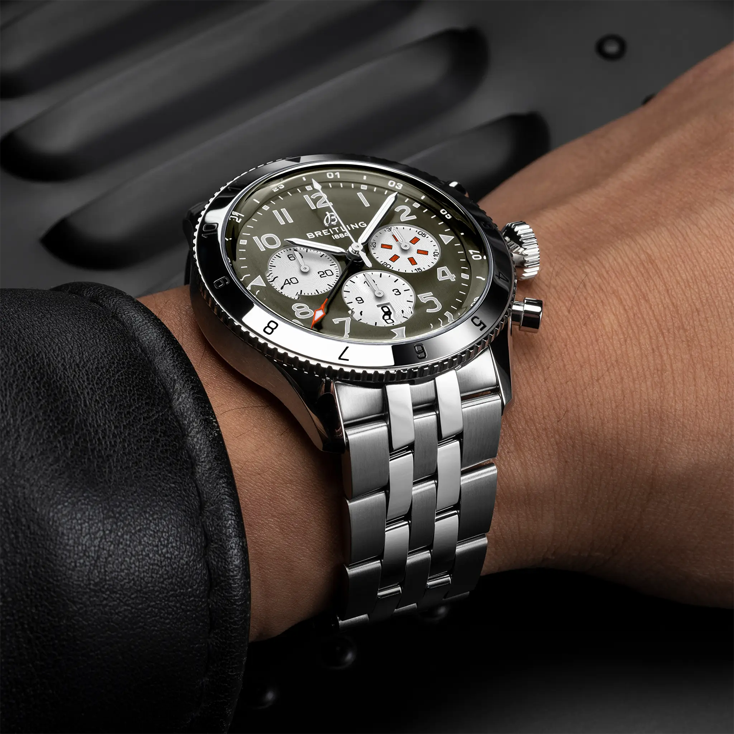 Breitling Super Avi B04 Chronograph GMT 46 Curtiss Warhawk - AB04452A1L1A1 - Image 5