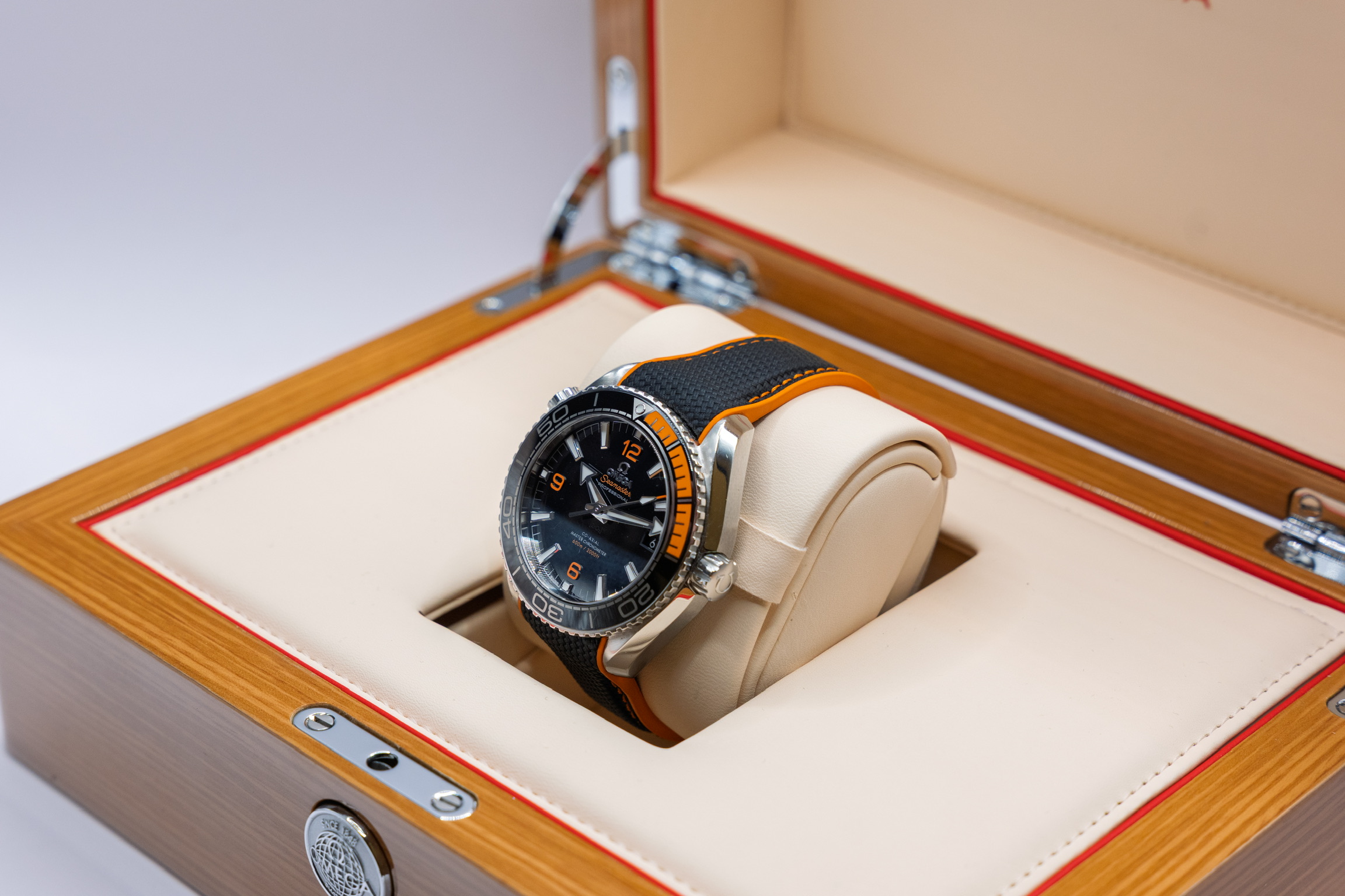 Omega Seamaster Planet Ocean 600M Ref. 215.32.44.21.01.001(2019) - Image 4