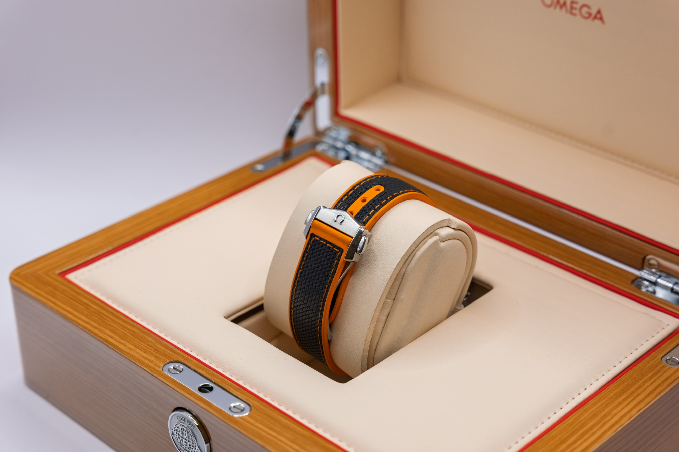 Omega Seamaster Planet Ocean 600M Ref. 215.32.44.21.01.001(2019) - Image 7
