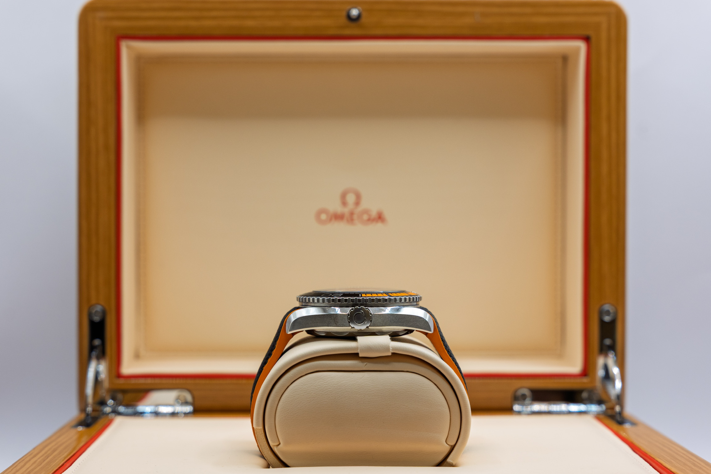 Omega Seamaster Planet Ocean 600M Ref. 215.32.44.21.01.001(2019) - Image 5