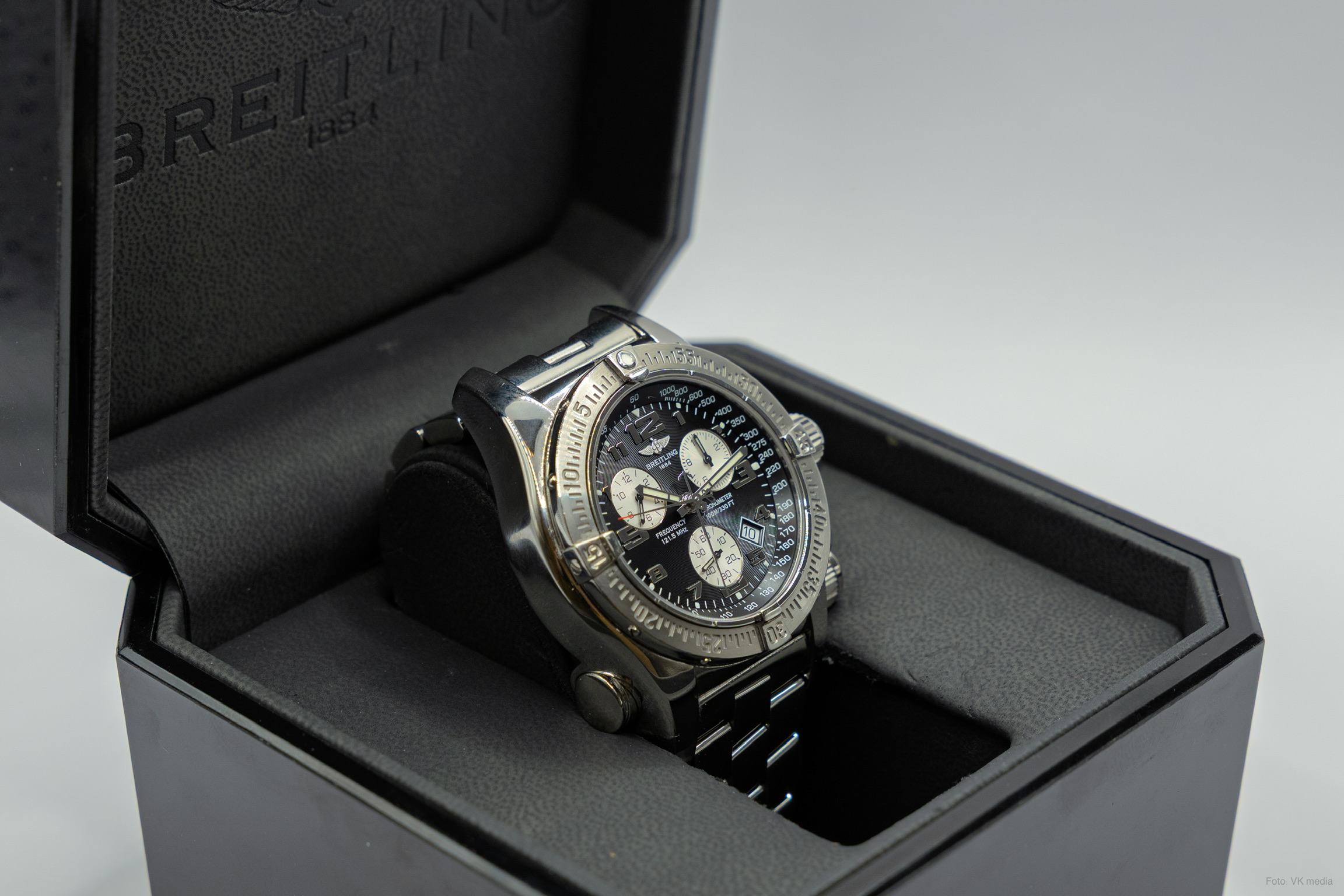 Breitling Emergency Mission ref. A7332211- Kjøpt 2008 - Full service 2026 - Image 4