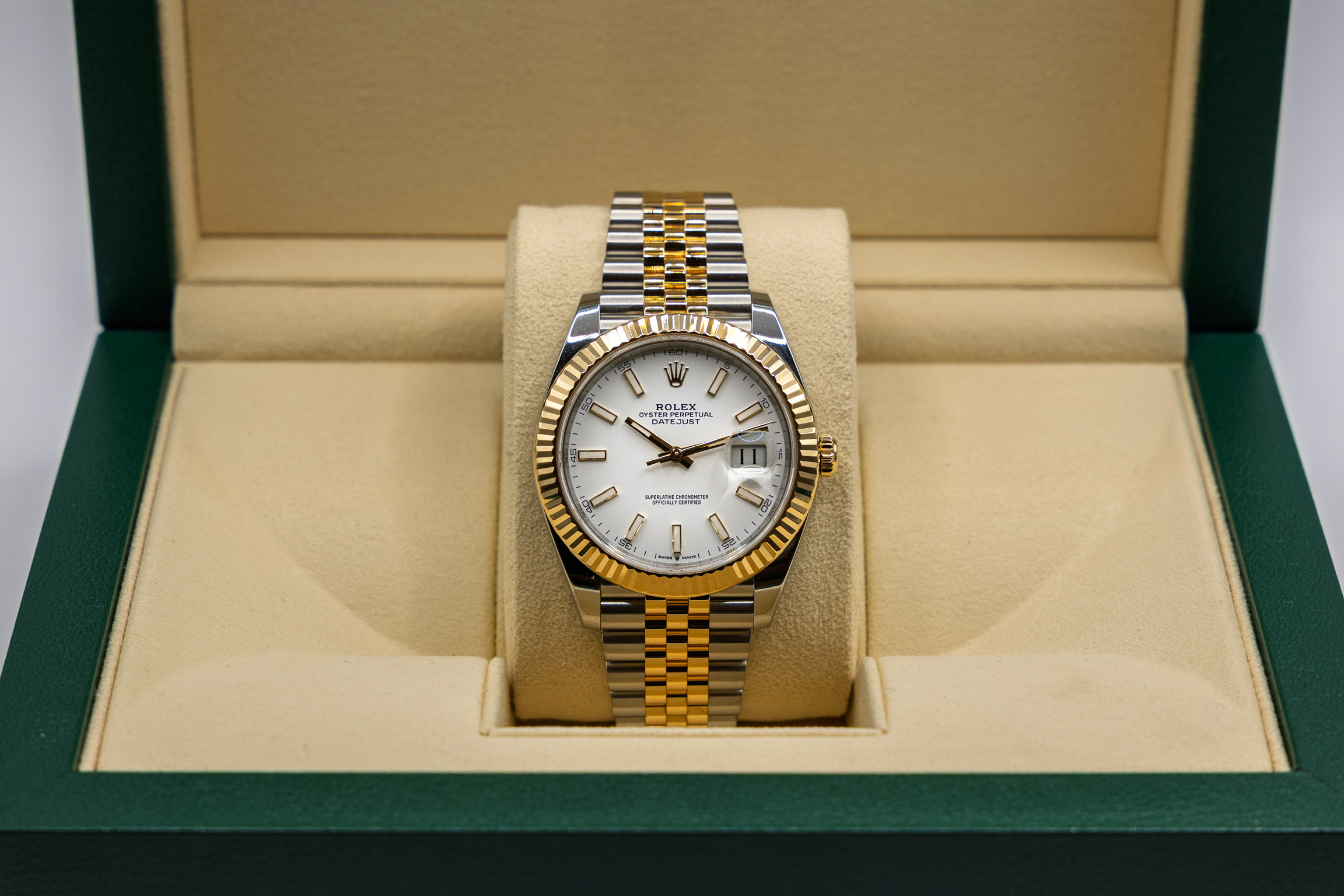 Rolex Datejust 41 gull og stål ref. 126333 - hvit skive - kjøpt 2025 - Image 2